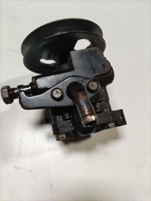 Bomba direção assistida -  Mitsubishi Pajero MK1 2.5 TD