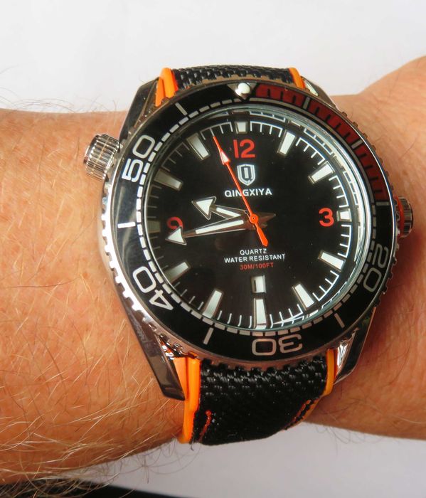 zegarek w stylu  diver  Omegi  Bonda