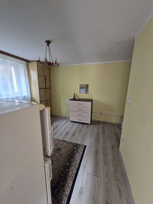 Pokoj z aneksem kuchennym i łazienka