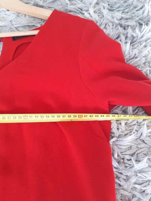 Czerwona sukienka elegancka wesele