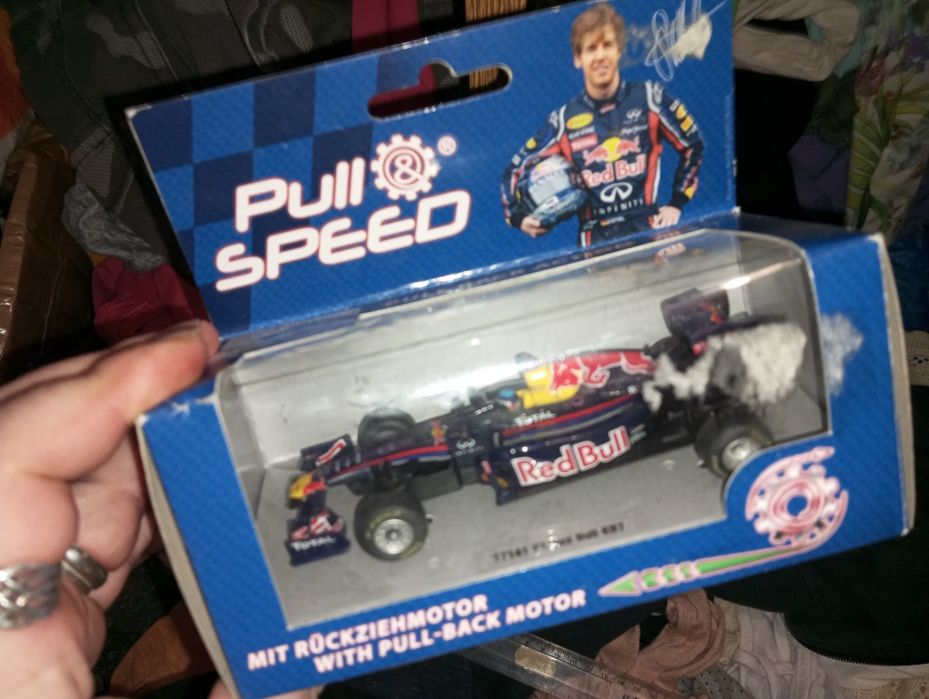 Red Bull RB7 samochód kolekcjonerski