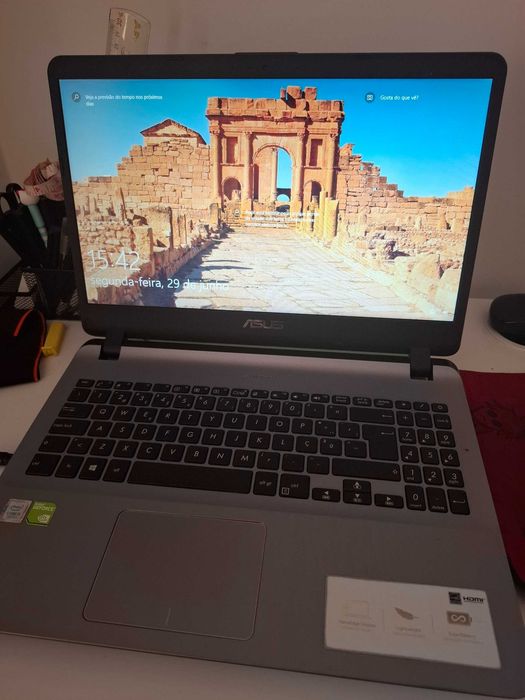 portátil asus F507U + acessórios (negociável)