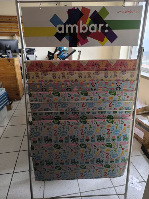 Expositor papel embrulho