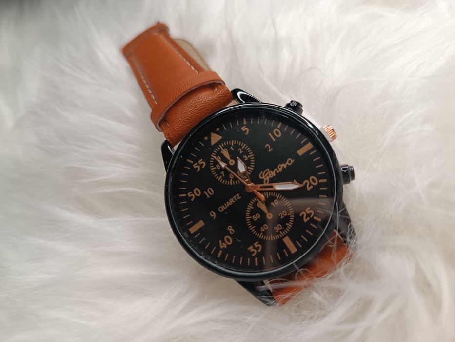Relógio de homem castanho