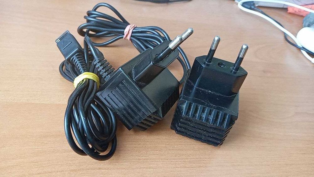 старое зарядное устройство для старого телефона