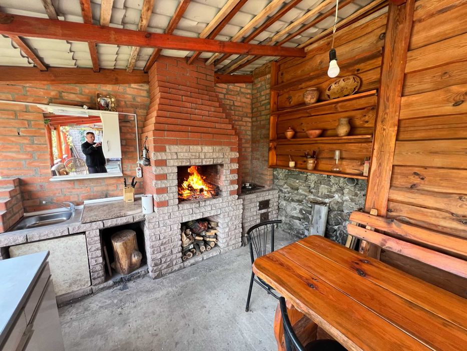 Будинок біля річки