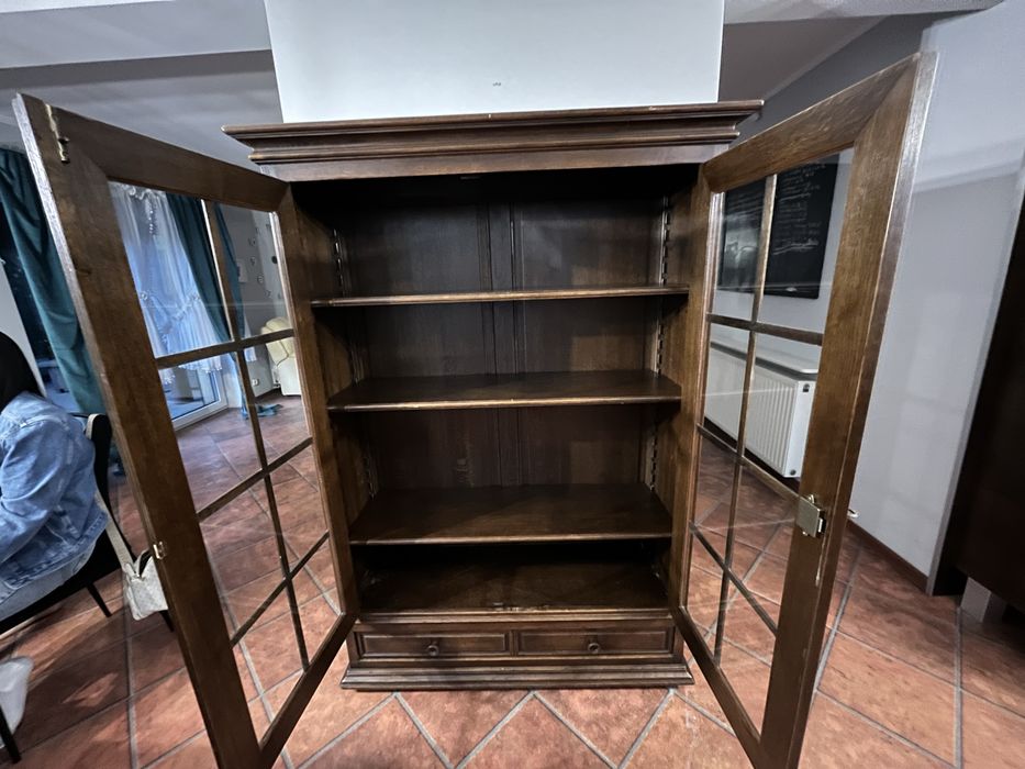 Sekretarzyk / Biblioteczka