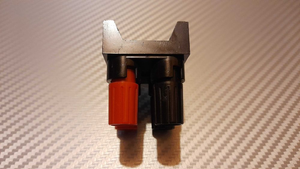 Gniazdo, terminal głośnikowy do wzmacniaczy PIONEER z lat 90