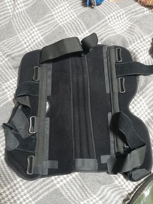 Иммобилайзер коленного сустава.