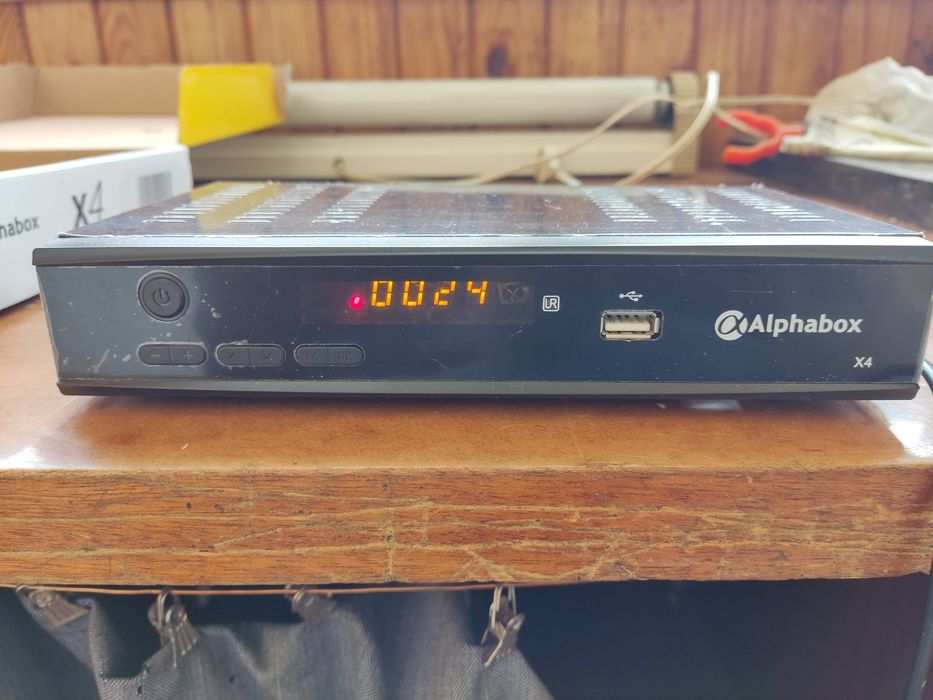 Спутниковый ресивер Alphabox X4