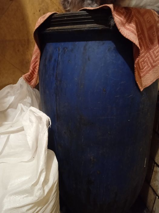Продаємо діжки, самовивіз, кінець бізнесу, тому діжки не пробиті цілі,