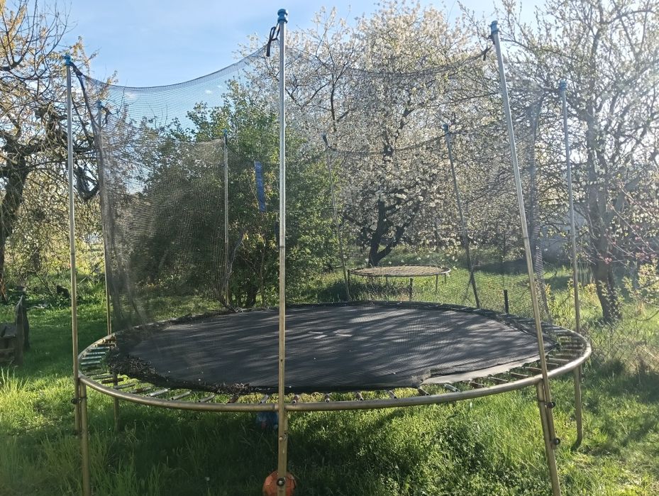 Trampolina ogrodowa