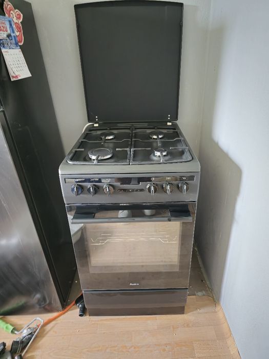 Kuchnia gazowa z piekarnikiem