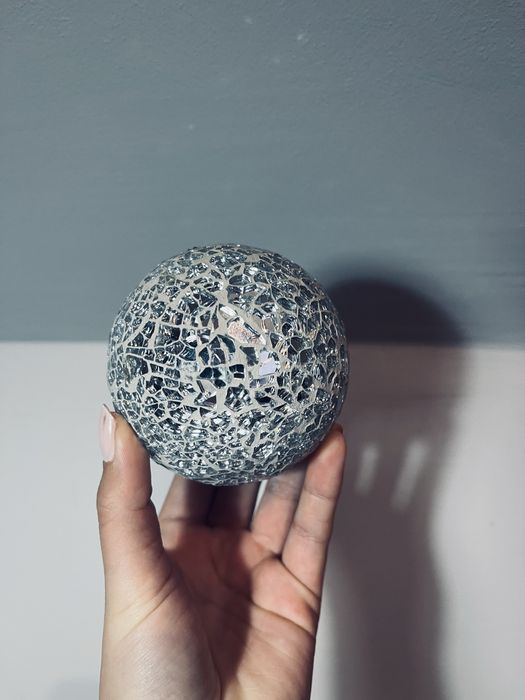 Piekna kula srebrna ozdobna