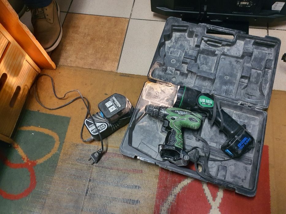Wkrętarka hitachi ds12dvf3 + latarka