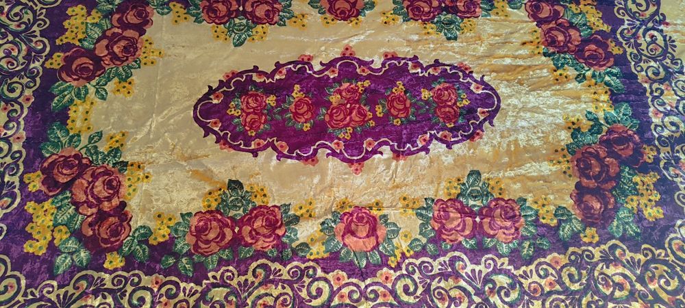 Ретро одіяло або скатертина жовта з квітами велюр