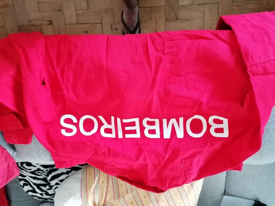 Equipamento farda bombeiro e nadador salvador