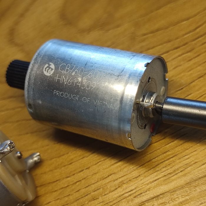 Silniki i silniczki 3V, 9V, 12V, 30V i 220V AC