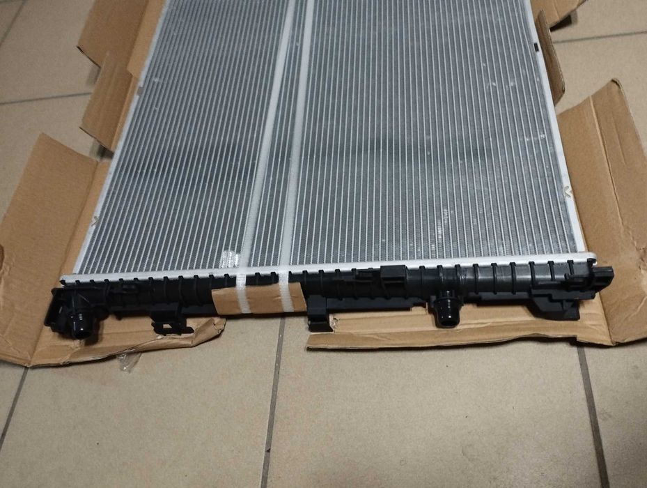 ストレージャ BMW X3 G01 X4 G02 Радіатор 17118642747 основний радіатор