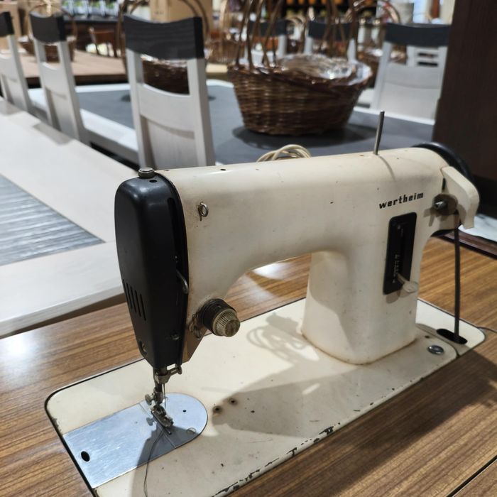 Máq. Costura Wertheim