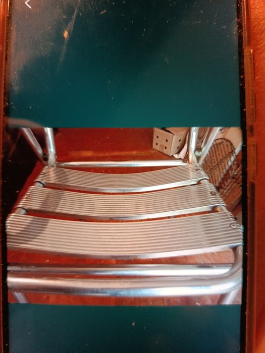 Стул алюминиевый.