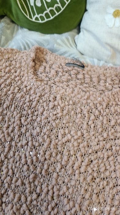 Sweter damski z cekinami błyszczący rozm xs