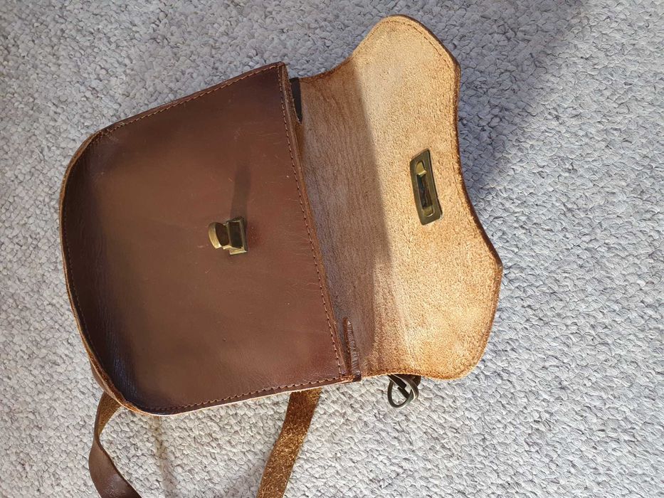 Mała retro torebka z grubej świńskiej skóry
