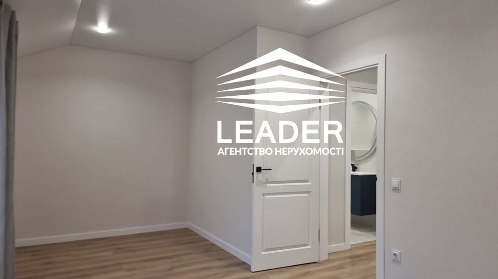 Продам таун!ДИЗАЙНЕРСЬКИЙ- СТИЛЬНИЙ!своя ділянка+парковка!Без Комісії