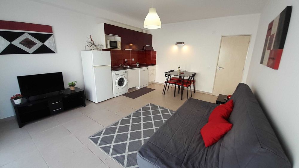 Arrenda-se agradável apartamento T1 para férias no Verão Peniche