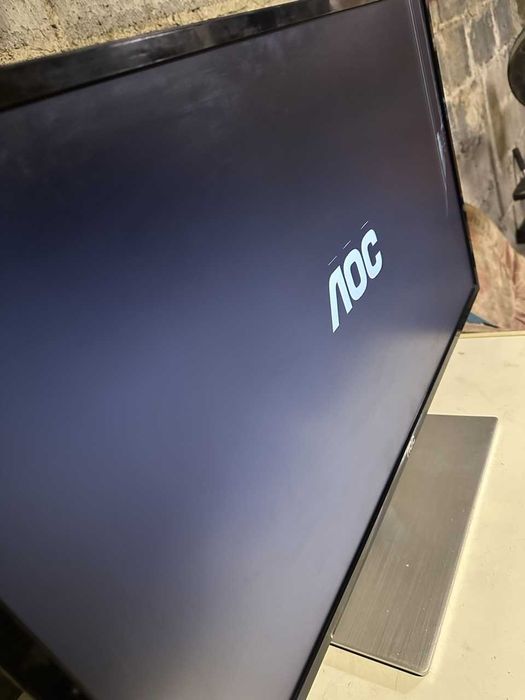 Monitor AOC 32 cale Q3279vWFD8 uszkodzony
