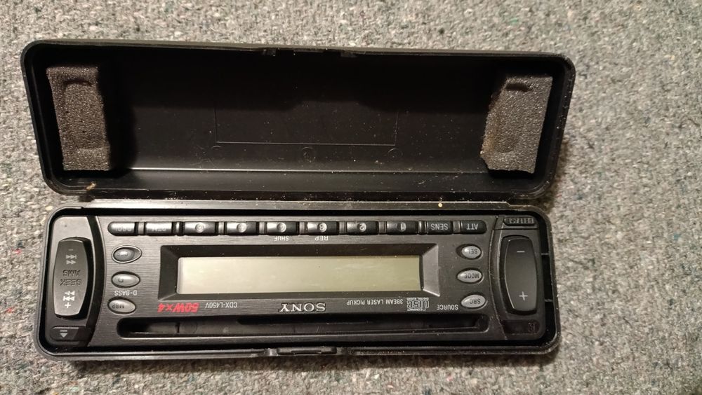 Панелька до магнітоли Sony.