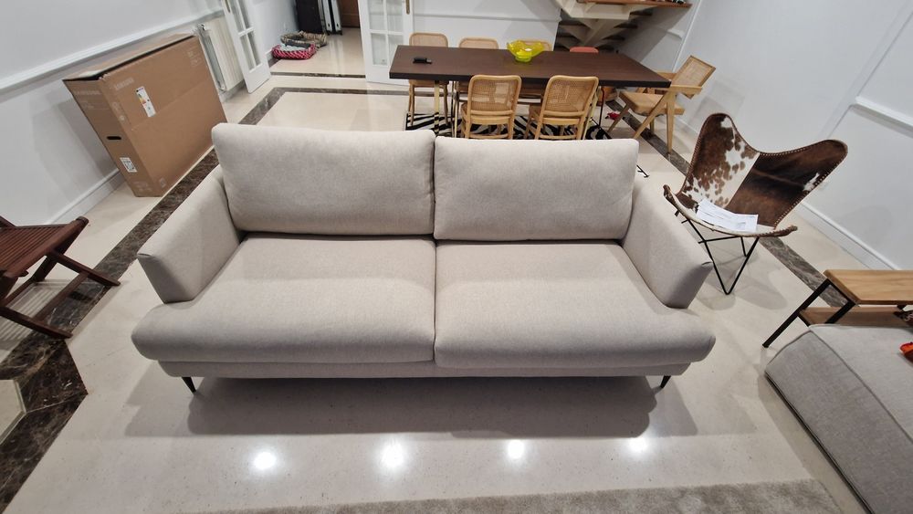 Sofá da area novo