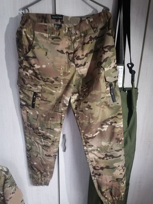 Spodnie multicam bojówki moro. L