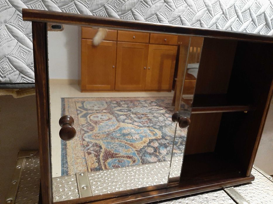 Armario de parede WC de madeira com portas espelhadas