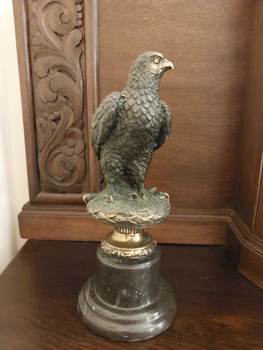 Rzeźba orła z brązu – A. Thorbur