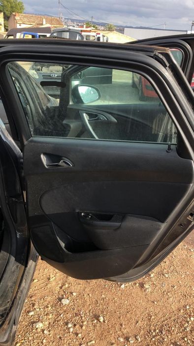 Injetor Opel Astra J Berlina 5P