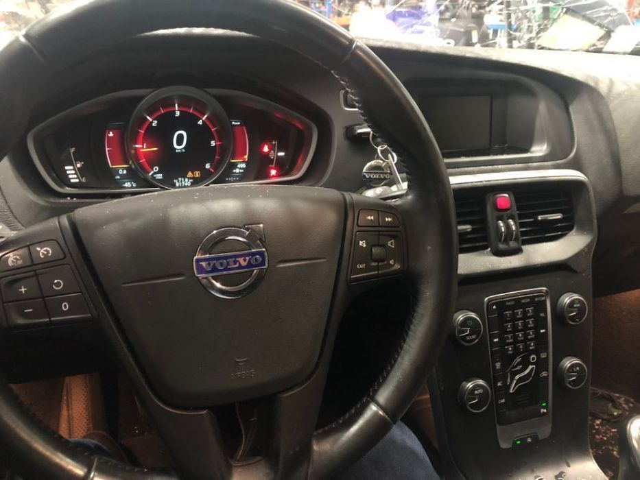 VOLVO V40 1.6D D2 DE 2014 PARA PEÇAS