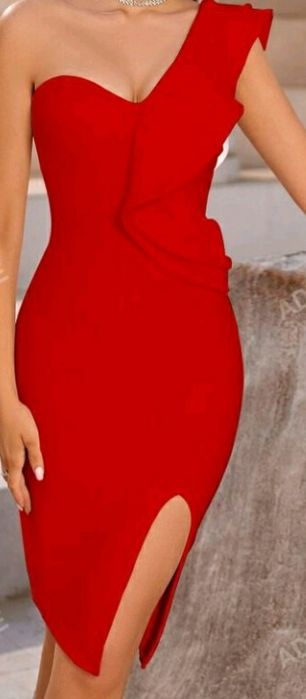 Vestidos vermelho e preto