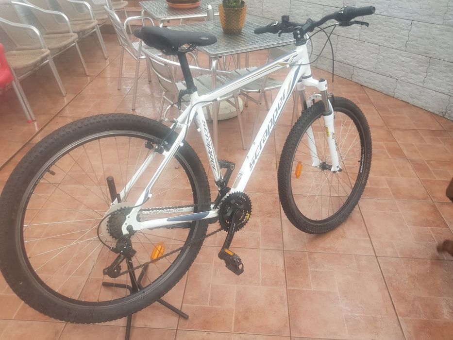 Bicicleta de adulto roda 27.5 impecável