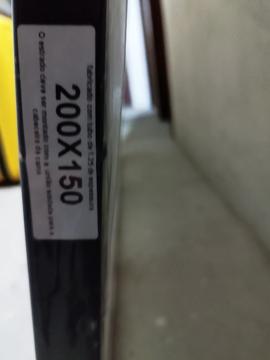 Vendo estrados e colchões novos e segundo mão.