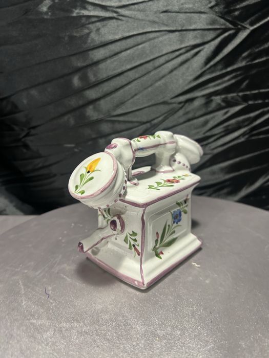 Ceramiczna skarbonka w kształcie telefonu – ręcznie malowana