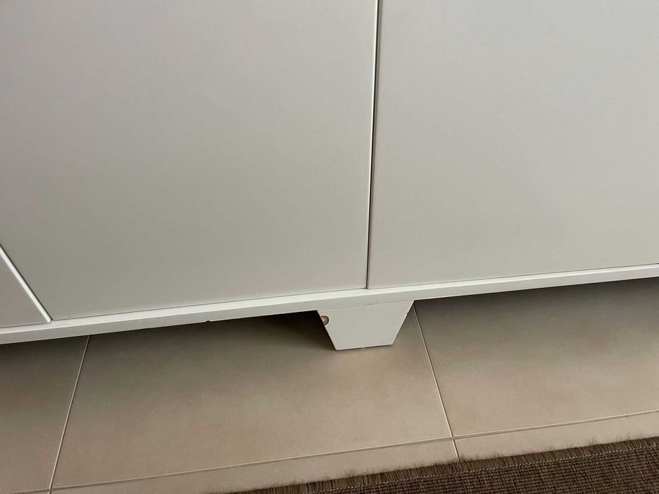 Aparador Sala, madeira boa e pesada.