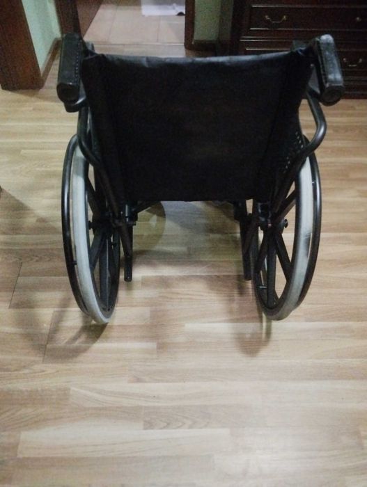 Cadeira de rodas como nova