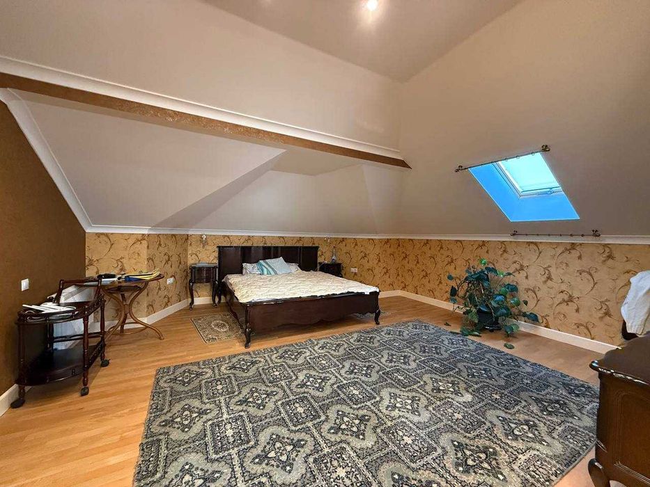 Продам хозяйский дом у моря в Совиньоне — 296 м², закрытый поселок!