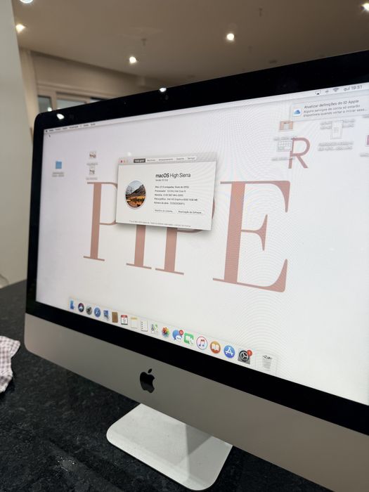 “iMac 21,5” Apple Late 2015 + teclado e rato originais”