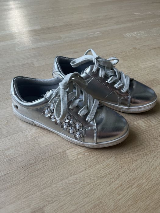 Srebrne buty sneakersy trampki dla dziewczynki 35 Xti