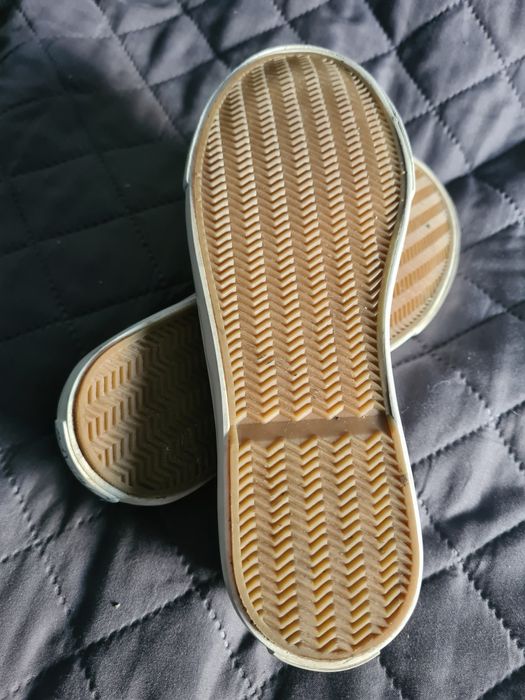 Sprzedam damskie tenisowki 35,5