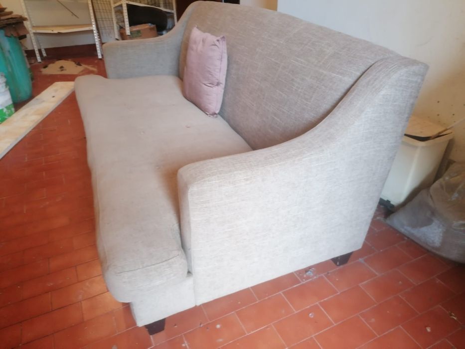 Sofá para três pessoas