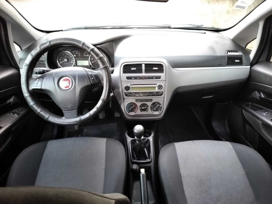 Fiat Grande Punto 1.2i - 2012 / Ar Condicionado