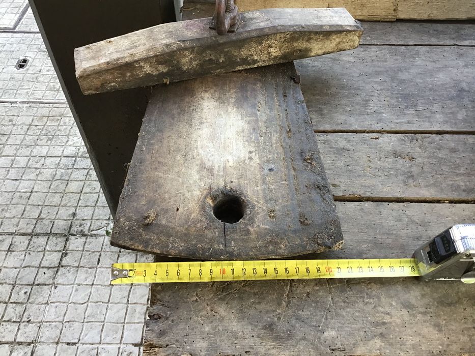 Tampos de pipos antigos em madeira